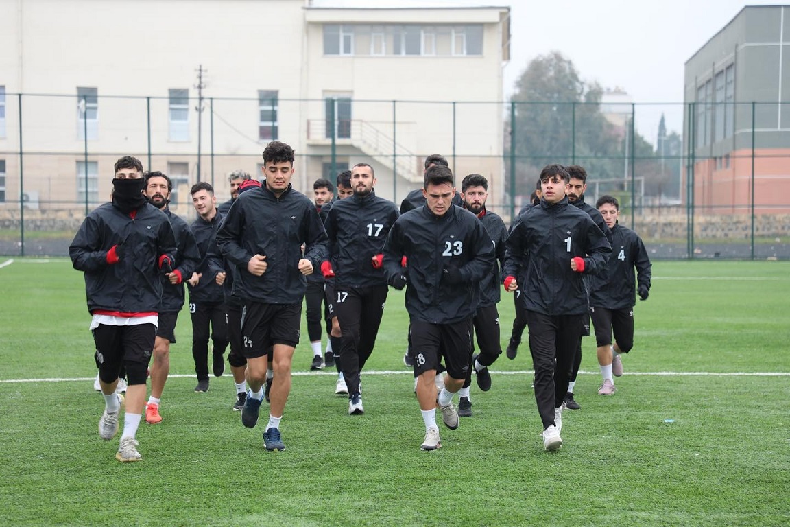 Viranşehir belediyespor kampa başladı