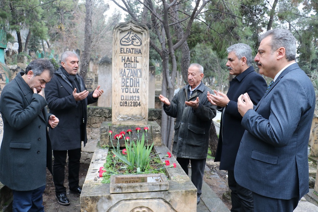 Kazancı Bedih kabri başında anıldı