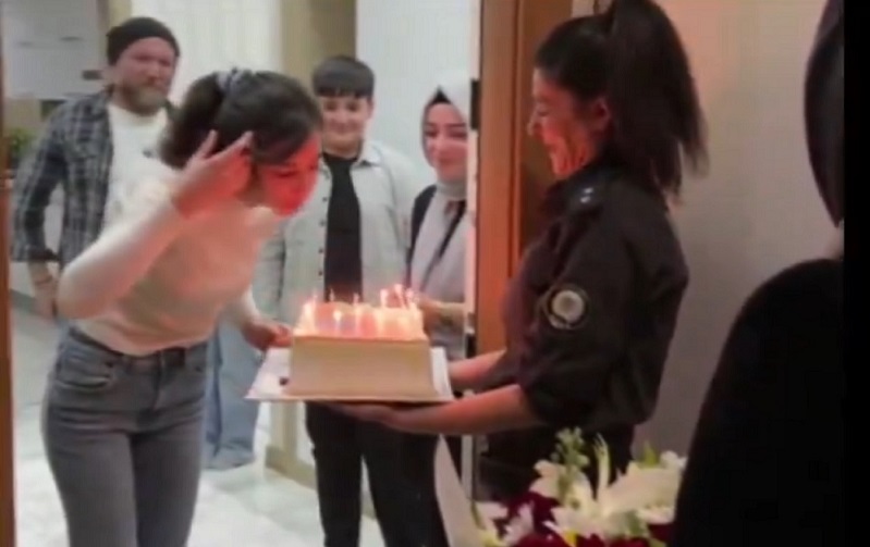 Şehit kızına polisten doğum günü sürprizi