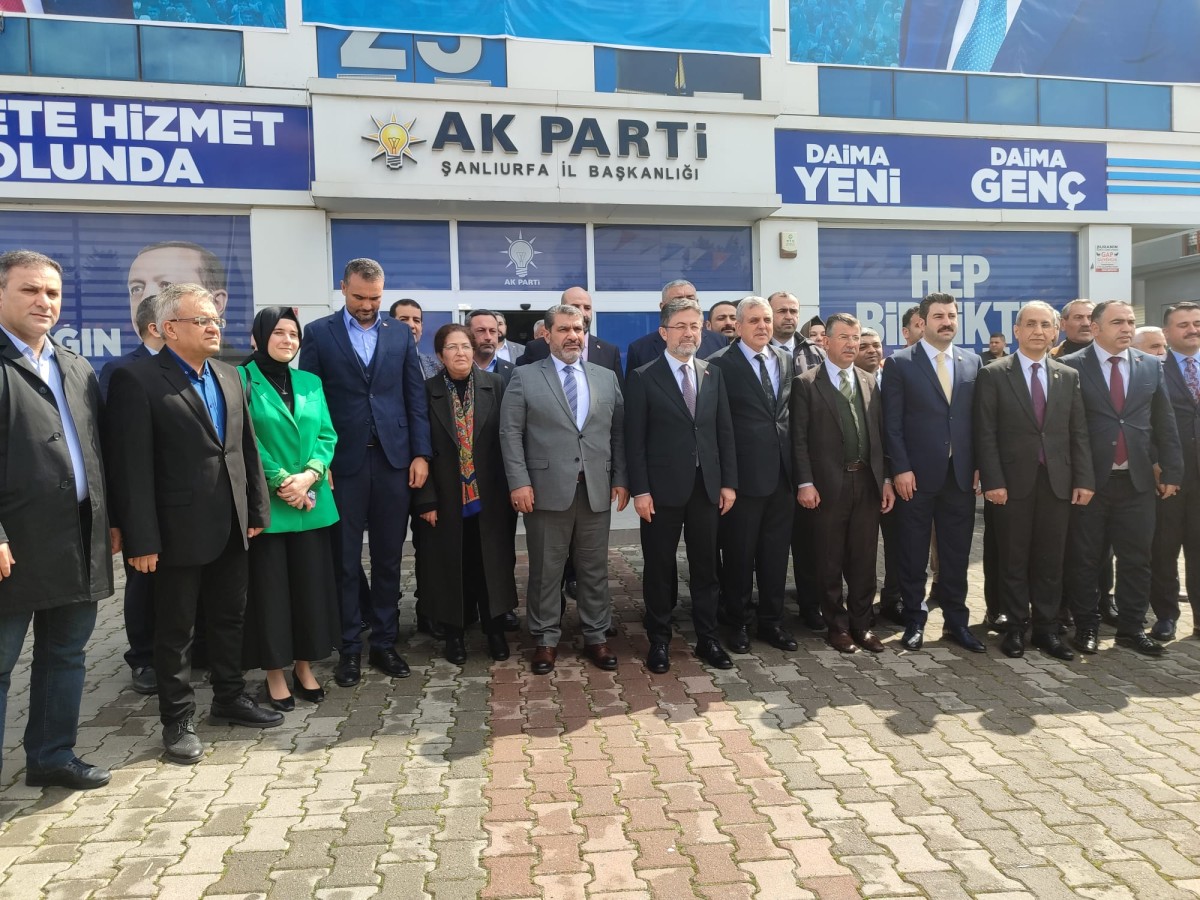 Bakan Yumaklı Şanlıurfa’da! AK Parti İl Başkanlığını ziyaret etti