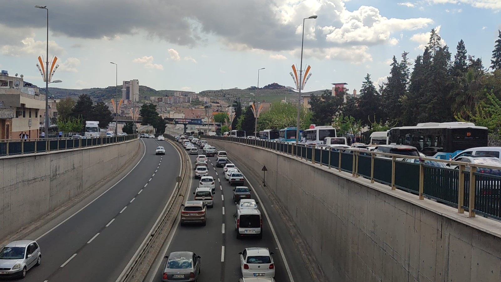 Bakan Uraloğlu: O taşıtlar pazar günü belirli güzergahlarda trafiğe çıkmayacak