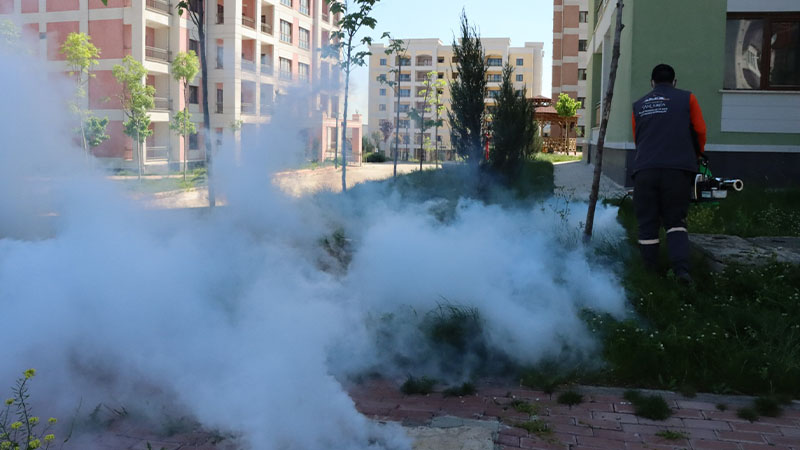 Büyükşehir’den kent genelinde ilaçlama seferberliği