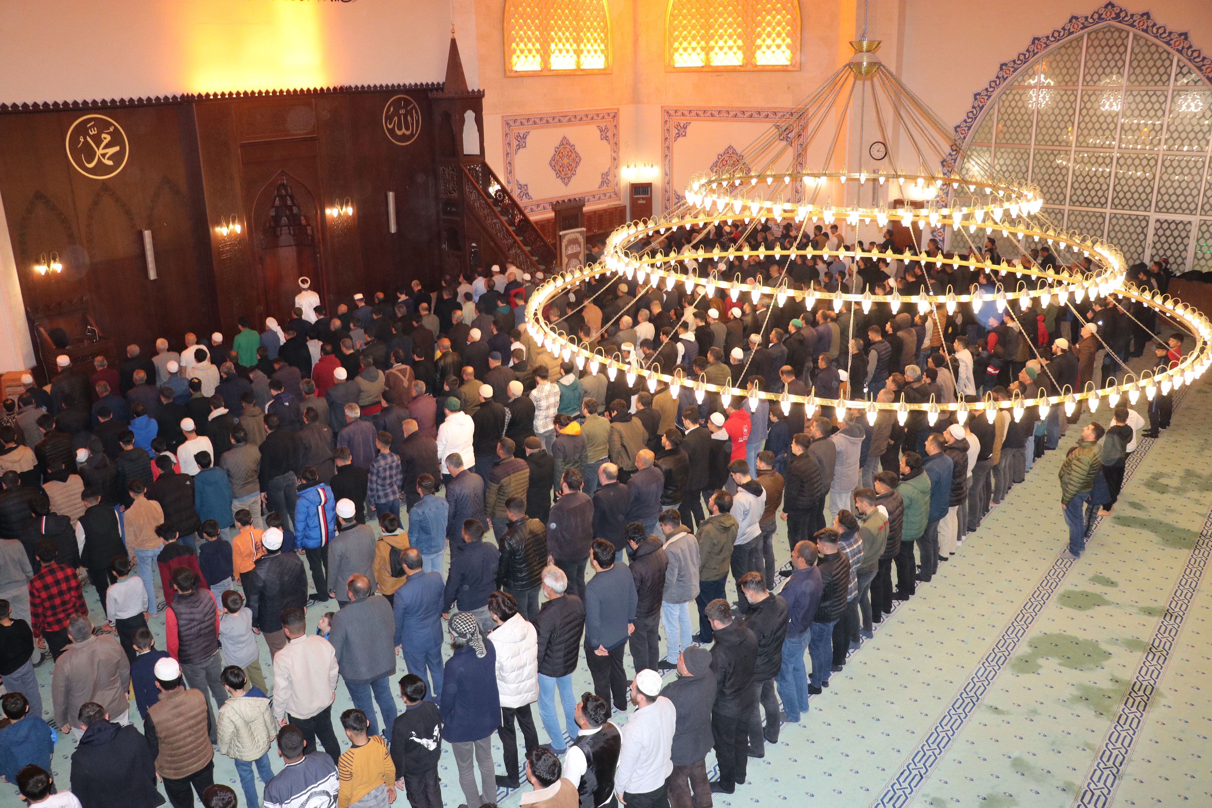 Şanlıurfa'da Ramazan ayının son teravi namazı kılındı