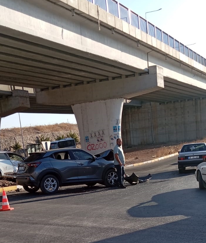 Karaköprü’de iki otomobil çarpıştı, 1 yaralı