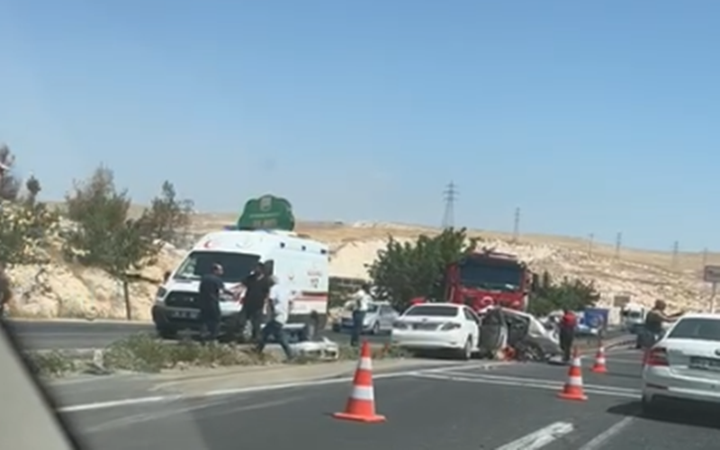 Şanlıurfa'da iki otomobil çarpıştı, 1 ölü 1 yaralı