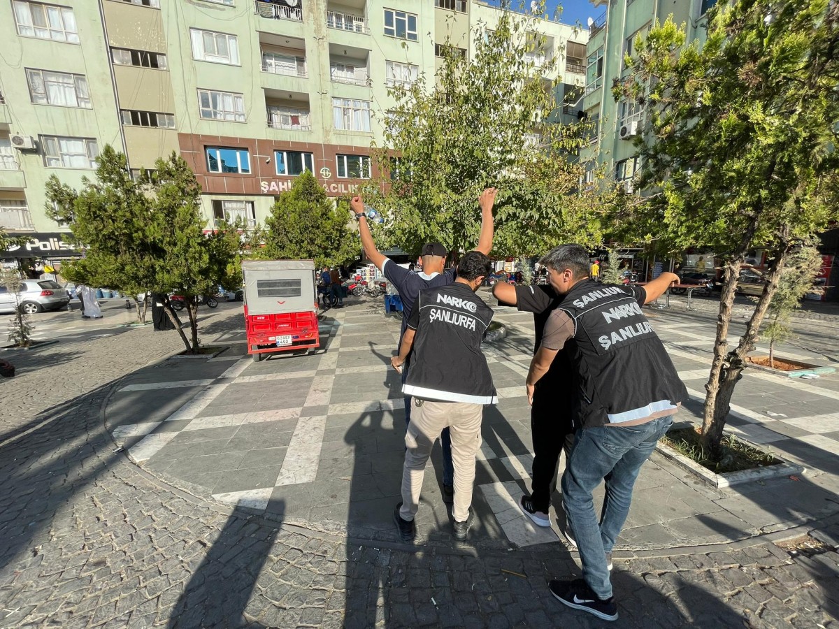 Şanlıurfa'da narkotik denetimleri hız kesmeden devam ediyor