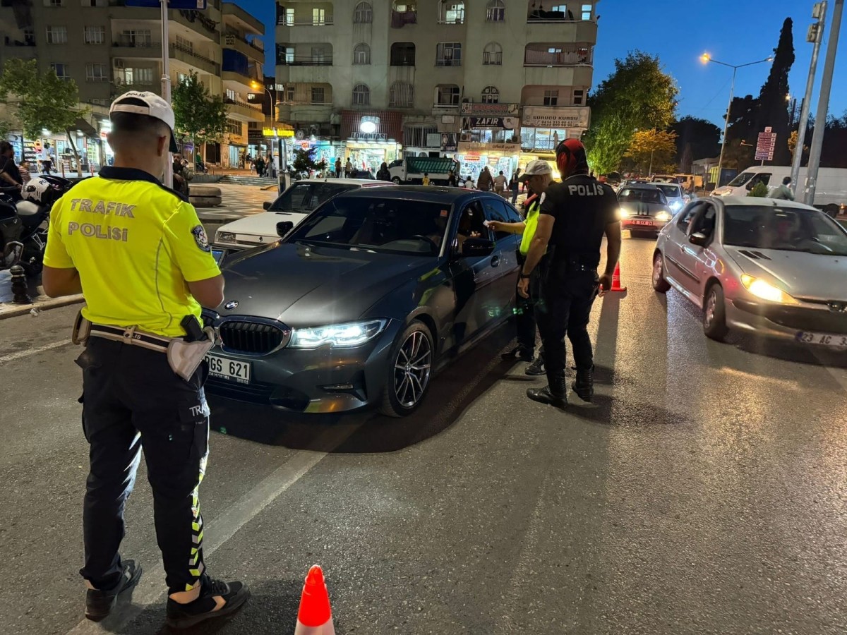 Şanlıurfa’da hız ihlali denetimi: 940 araca ceza