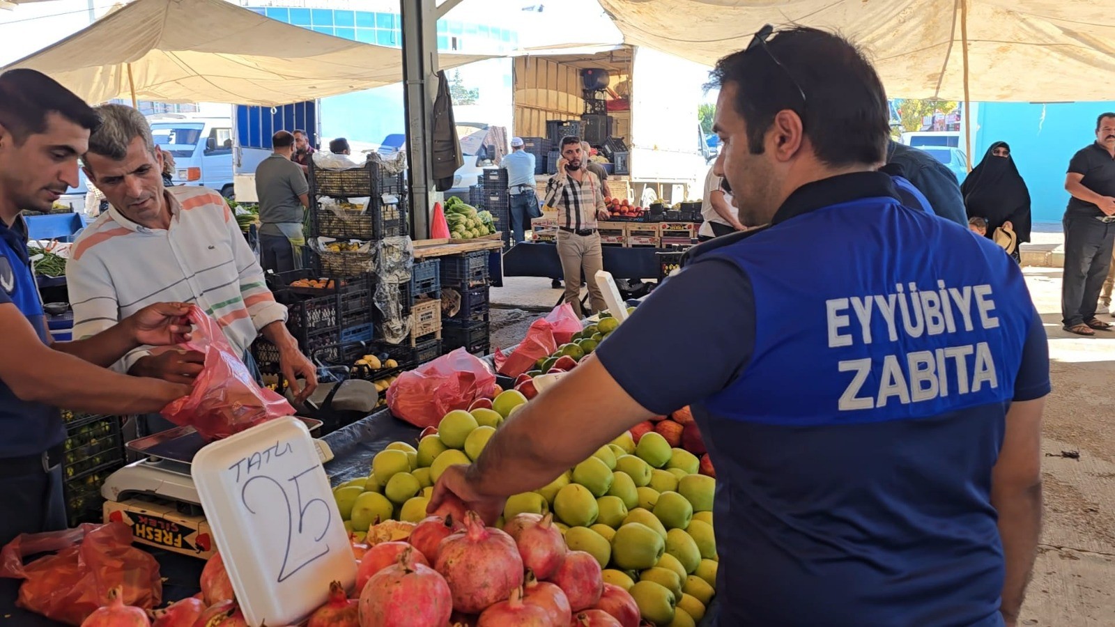 Şanlıurfa semt pazarında hassas terazi denetimi gerçekleşti